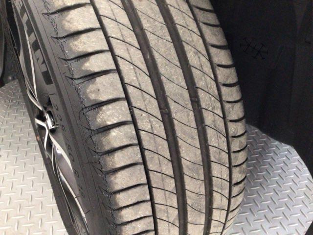 ヴェゼル ｅ：ＨＥＶＺ　ＬＥＤ・フルセグ・メモリナビ・電動リアゲート・純正ＡＷ・シートヒーター・ＥＴＣ　衝突回避支援ブレーキ機能　１オナ　スマキ　Ｐトランク　フルオートエアコン　エアバッグ　両席エアバック　Ｒカメ　ソナー（3枚目）