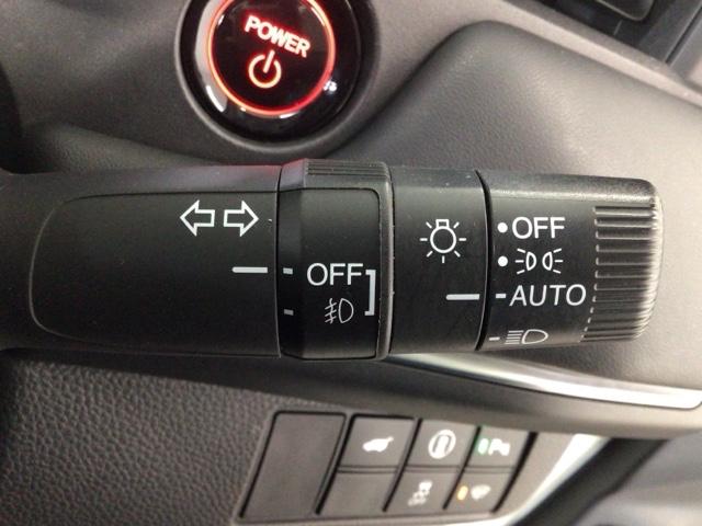 ヴェゼル ｅ：ＨＥＶＺ　ＬＥＤ・フルセグ・メモリナビ・電動リアゲート・純正ＡＷ・シートヒーター・ＥＴＣ　衝突回避支援ブレーキ機能　１オナ　スマキ　Ｐトランク　フルオートエアコン　エアバッグ　両席エアバック　Ｒカメ　ソナー（18枚目）