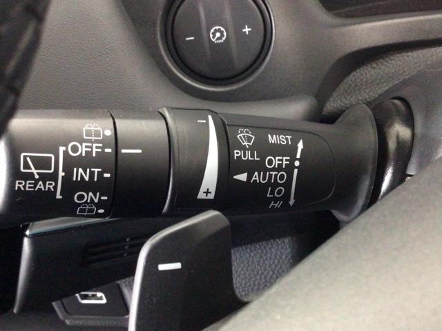 ヴェゼル ｅ：ＨＥＶＺ　ＬＥＤ・フルセグ・メモリナビ・電動リアゲート・純正ＡＷ・シートヒーター・ＥＴＣ　衝突回避支援ブレーキ機能　１オナ　スマキ　Ｐトランク　フルオートエアコン　エアバッグ　両席エアバック　Ｒカメ　ソナー（19枚目）