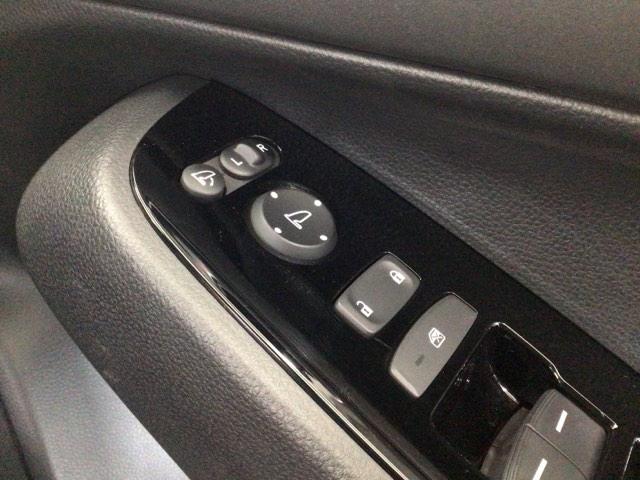 ヴェゼル ｅ：ＨＥＶＺ　ＬＥＤ・フルセグ・メモリナビ・電動リアゲート・純正ＡＷ・シートヒーター・ＥＴＣ　衝突回避支援ブレーキ機能　１オナ　スマキ　Ｐトランク　フルオートエアコン　エアバッグ　両席エアバック　Ｒカメ　ソナー（39枚目）