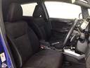 【前席】充分な広さを確保した、快適な前席！インテリアカラーも落ち着いたお色です♪センターアームレストも付いて、リラックスした姿勢で運転していただけます♪