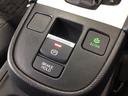 指先の操作でパーキングブレーキの「作動と解除」が行うことができる装備。ブレーキペダルから足を離しても停止し続けてくれるオートブレーキホールド機能。信号待ちなどの際には便利。ＥＣＯ運転で低燃費走行♪
