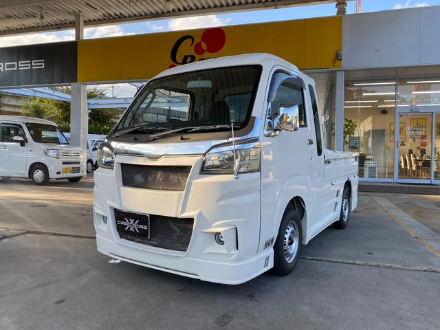 ハイゼットトラック ジャンボ ワンオーナー ユーザー買取車 翔プロデュースエアロ 荷台トノカバー リアルーフウイング キーレス LEDライト フロントフォグ パワステ パワーウィンドウ フロアオートマ マット バイザー 禁煙車(2枚目)