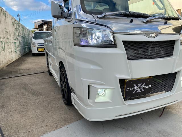 ハイゼットトラック ジャンボ ワンオーナー ユーザー買取車 翔プロデュースエアロ 荷台トノカバー リアルーフウイング キーレス LEDライト フロントフォグ パワステ パワーウィンドウ フロアオートマ マット バイザー 禁煙車(6枚目)