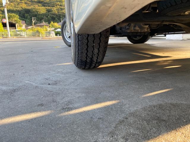 ハイゼットトラック ジャンボ ワンオーナー ユーザー買取車 翔プロデュースエアロ 荷台トノカバー リアルーフウイング キーレス LEDライト フロントフォグ パワステ パワーウィンドウ フロアオートマ マット バイザー 禁煙車(37枚目)