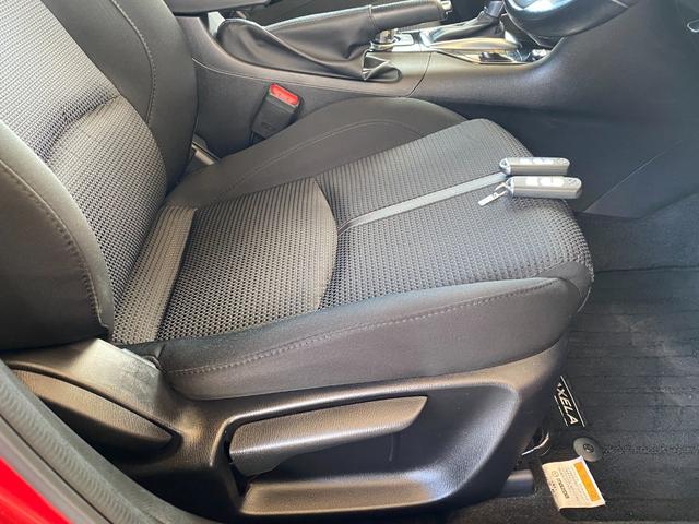 アクセラ 15Sプロアクティブ ワンオーナー ユーザー買取車 プッシュスタート スマートキー2個 SDナビ フルセグ ブルートゥース DVDビデオ 追従クルコン ヘッドアップディスプレイ ブラインドスポット 交通標識認識システム(35枚目)