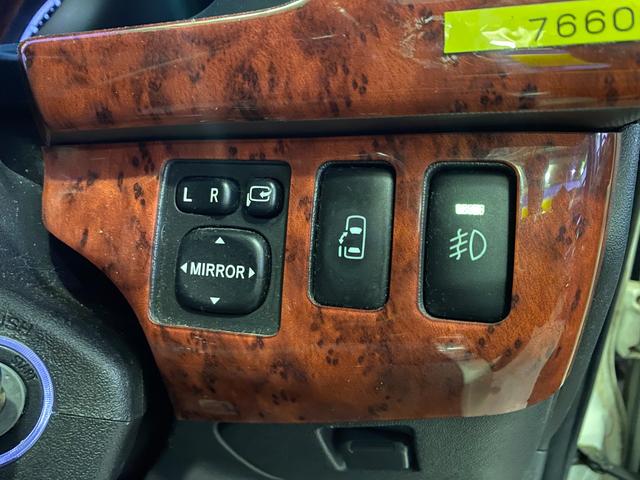 ハイエースワゴン グランドキャビン　１０人乗り　ユーザー買取車　パワースライド　ナビ　フルセグ　Ｂｌｕｅｔｏｏｔｈ　ＤＶＤビデオ再生　バックカメラ　ＥＴＣ　ＬＥＤライト　オートライト　リクライニングシート　ＡＣ１００Ｖ　コンビハンドル（17枚目）