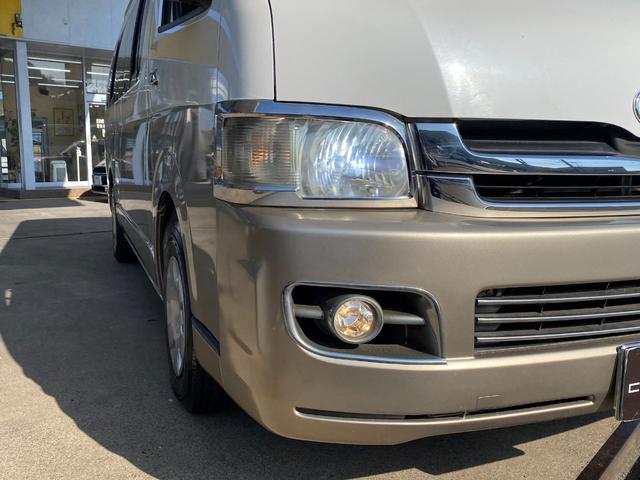 ハイエースワゴン グランドキャビン　１０人乗り　ユーザー買取車　パワースライド　ナビ　フルセグ　Ｂｌｕｅｔｏｏｔｈ　ＤＶＤビデオ再生　バックカメラ　ＥＴＣ　ＬＥＤライト　オートライト　リクライニングシート　ＡＣ１００Ｖ　コンビハンドル（22枚目）