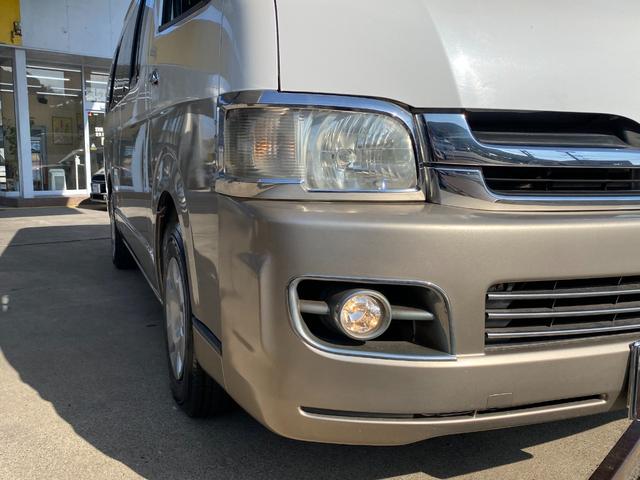 ハイエースワゴン グランドキャビン　１０人乗り　ユーザー買取車　パワースライド　ナビ　フルセグ　Ｂｌｕｅｔｏｏｔｈ　ＤＶＤビデオ再生　バックカメラ　ＥＴＣ　ＬＥＤライト　オートライト　リクライニングシート　ＡＣ１００Ｖ　コンビハンドル（23枚目）