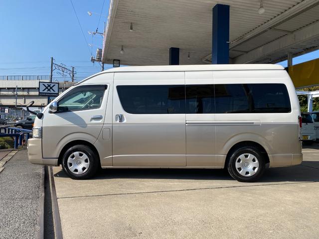 ハイエースワゴン グランドキャビン　１０人乗り　ユーザー買取車　パワースライド　ナビ　フルセグ　Ｂｌｕｅｔｏｏｔｈ　ＤＶＤビデオ再生　バックカメラ　ＥＴＣ　ＬＥＤライト　オートライト　リクライニングシート　ＡＣ１００Ｖ　コンビハンドル（26枚目）
