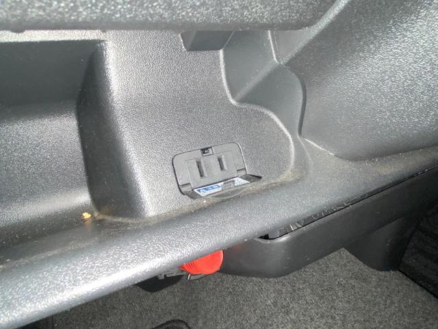 ハイエースワゴン グランドキャビン　１０人乗り　ユーザー買取車　パワースライド　ナビ　フルセグ　Ｂｌｕｅｔｏｏｔｈ　ＤＶＤビデオ再生　バックカメラ　ＥＴＣ　ＬＥＤライト　オートライト　リクライニングシート　ＡＣ１００Ｖ　コンビハンドル（39枚目）