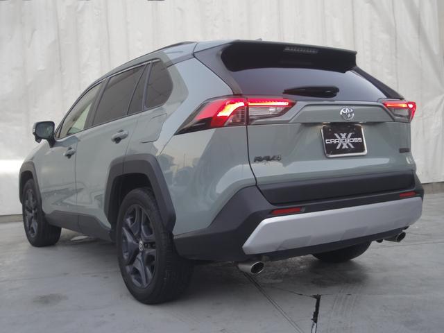 RAV4 アドベンチャー 買取車 禁煙車 サンルーフ ディスプレイオーディオ パワーシート シートベンチレーション パワーバックドア(4枚目)