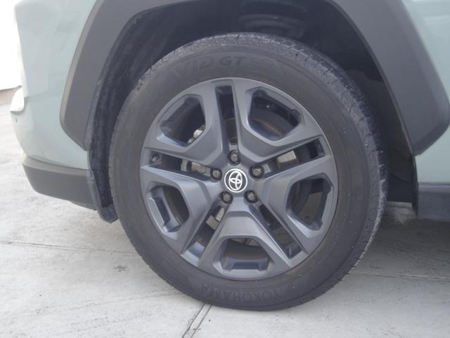 RAV4 アドベンチャー 買取車 禁煙車 サンルーフ ディスプレイオーディオ パワーシート シートベンチレーション パワーバックドア(7枚目)