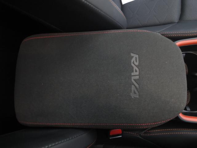 RAV4 アドベンチャー 買取車 禁煙車 サンルーフ ディスプレイオーディオ パワーシート シートベンチレーション パワーバックドア(25枚目)