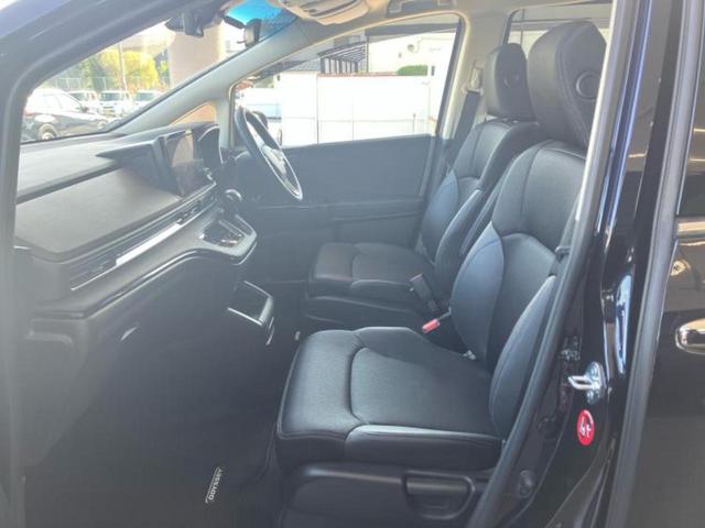 ＷＥＣＡＲＳでは各商談席に大型モニターをご用意しております！見やすい大画面でゆったりと全国の在庫をご覧いただけます！是非ご来店お待ちしております！