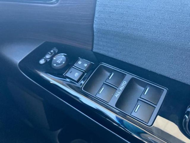 全国に店舗を展開しているのでどこでもお取り寄せが可能です！この車が気になるけど遠方だから・・・と諦める必要はありません！※別途陸送費が必要です。