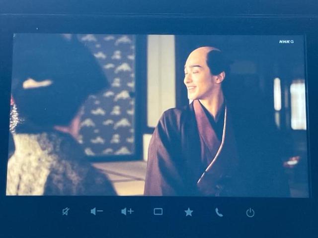 ソリオ ハイブリッドＭＺ　新品タイヤ／保証書／純正　ＳＤナビ／衝突安全装置／両側電動スライドドア／シートヒーター／車線逸脱防止支援システム／ヘッドランプ　ＬＥＤ／ＥＴＣ／ＥＢＤ付ＡＢＳ／横滑り防止装置／アイドリングストップ（11枚目）