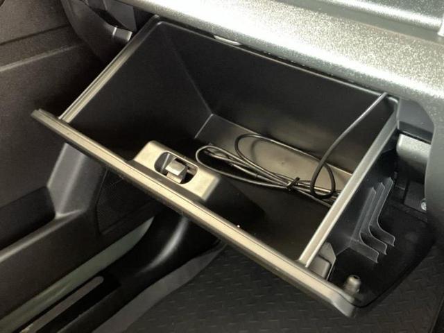 ＷＥＣＡＲＳでは各商談席に大型モニターをご用意しております！見やすい大画面でゆったりと全国の在庫をご覧いただけます！是非ご来店お待ちしております！