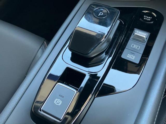 ノート Ｘ９０シュウネンキネンシャ　保証書／純正　９インチ　メモリーナビ／インテリジェントルームミラー／エマージェンシーブレーキ／アラウンドビューモニター／車線逸脱防止支援システム／シート　合皮／ドライブレコーダー　純正　全周囲カメラ（17枚目）