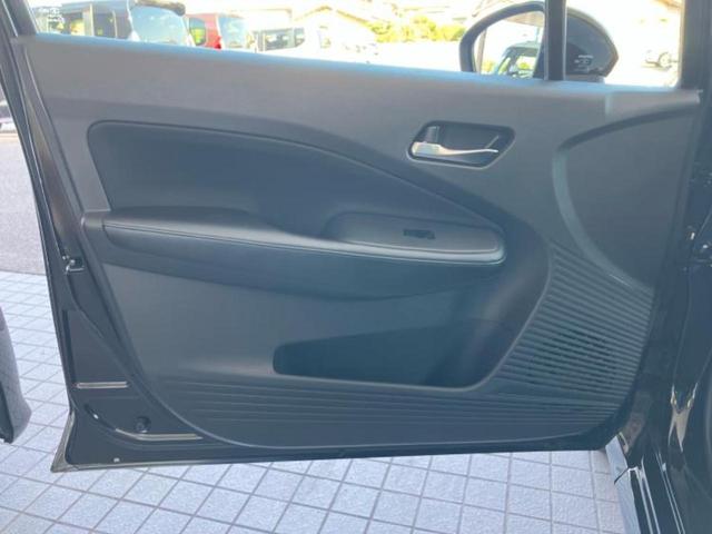 ノート Ｘ９０シュウネンキネンシャ　保証書／純正　９インチ　メモリーナビ／インテリジェントルームミラー／エマージェンシーブレーキ／アラウンドビューモニター／車線逸脱防止支援システム／シート　合皮／ドライブレコーダー　純正　全周囲カメラ（23枚目）