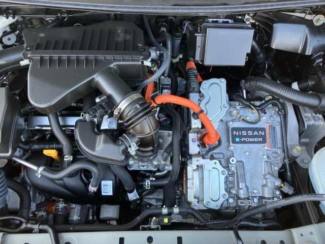 ノート Ｘ９０シュウネンキネンシャ　保証書／純正　９インチ　メモリーナビ／インテリジェントルームミラー／エマージェンシーブレーキ／アラウンドビューモニター／車線逸脱防止支援システム／シート　合皮／ドライブレコーダー　純正　全周囲カメラ（43枚目）