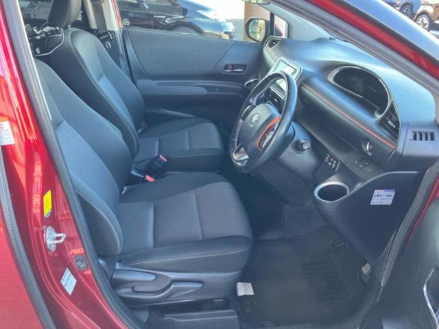 シエンタ Ｇ　保証書／社外　メモリーナビ／後席モニター　社外　９インチ／トヨタセーフティセンス／両側電動スライドドア／ＥＴＣ／ＥＢＤ付ＡＢＳ／横滑り防止装置／アイドリングストップ／バックモニター／フルセグＴＶ（5枚目）