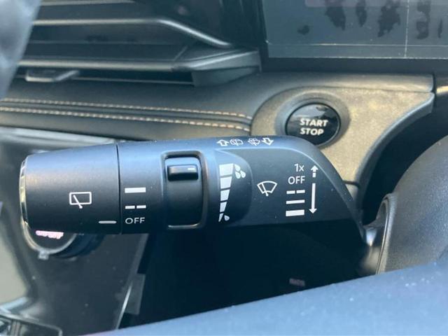 セレナ ｅパワーハイウェイスターＶ　保証書／純正　９インチ　メモリーナビ／フリップダウンモニター　純正　１１インチ／インテリジェントルームミラー／エマージェンシーブレーキ／両側電動スライドドア／アラウンドビューモニター　全周囲カメラ（17枚目）