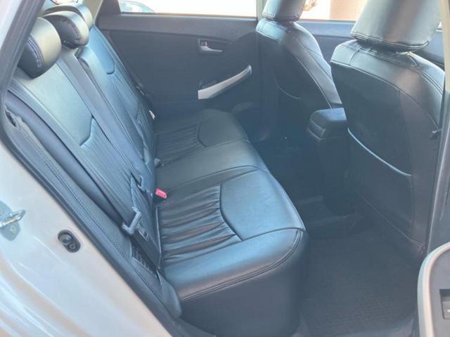 プリウス Ｓ　新品タイヤ／保証書／純正　８インチ　ＨＤＤナビ／ドライブレコーダー　純正／ヘッドランプ　ＨＩＤ／Ｂｌｕｅｔｏｏｔｈ接続／ＥＴＣ／ＥＢＤ付ＡＢＳ／横滑り防止装置／アイドリングストップ／バックモニター（6枚目）