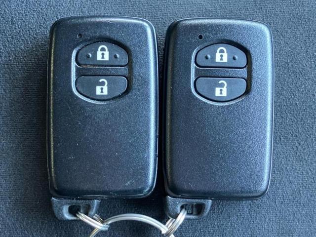 プリウス Ｓ　新品タイヤ／保証書／純正　８インチ　ＨＤＤナビ／ドライブレコーダー　純正／ヘッドランプ　ＨＩＤ／Ｂｌｕｅｔｏｏｔｈ接続／ＥＴＣ／ＥＢＤ付ＡＢＳ／横滑り防止装置／アイドリングストップ／バックモニター（25枚目）