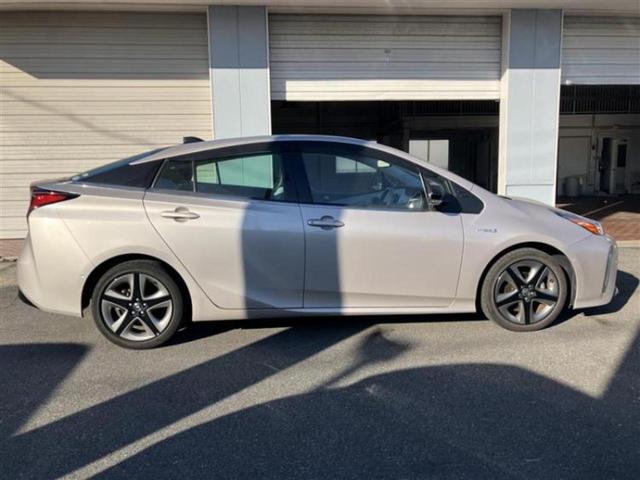 プリウス Ａツーリングセレクション　新品タイヤ／保証書／純正　９インチ　ＳＤナビ／トヨタセーフティセンス／シートヒーター　前席／パノラミックビューモニター／シート　合皮／パーキングアシスト　自動操舵／ドライブレコーダー　前後　ＤＶＤ再生（2枚目）