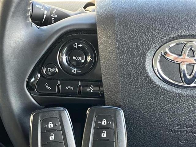 プリウス Ａツーリングセレクション　新品タイヤ／保証書／純正　９インチ　ＳＤナビ／トヨタセーフティセンス／シートヒーター　前席／パノラミックビューモニター／シート　合皮／パーキングアシスト　自動操舵／ドライブレコーダー　前後　ＤＶＤ再生（11枚目）