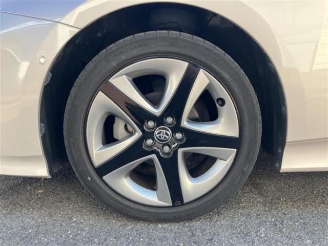 プリウス Ａツーリングセレクション　新品タイヤ／保証書／純正　９インチ　ＳＤナビ／トヨタセーフティセンス／シートヒーター　前席／パノラミックビューモニター／シート　合皮／パーキングアシスト　自動操舵／ドライブレコーダー　前後　ＤＶＤ再生（18枚目）