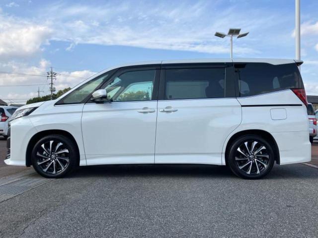 ノア ハイブリッドS-Z 保証書/ディスプレイオーディオ+ナビ10インチ/フリップダウンモニター 純正 13.2インチ/トヨタセーフティセンス/両側電動スライドドア/シートヒーター 前席/パノラミックビューモニター DVD再生(2枚目)