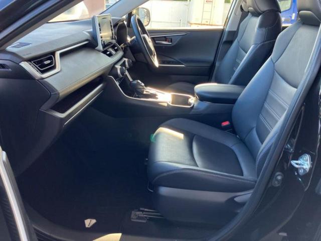 ＲＡＶ４ ４ＷＤハイブリッドＧ　新品タイヤ／パノラマルーフ／ＴＲＤエアロ／保証書／ディスプレイオーディオ９インチ／デジタルインナーミラー／トヨタセーフティセンス／エアーシート　前席／パノラミックビューモニター／シート　合皮　４ＷＤ（7枚目）