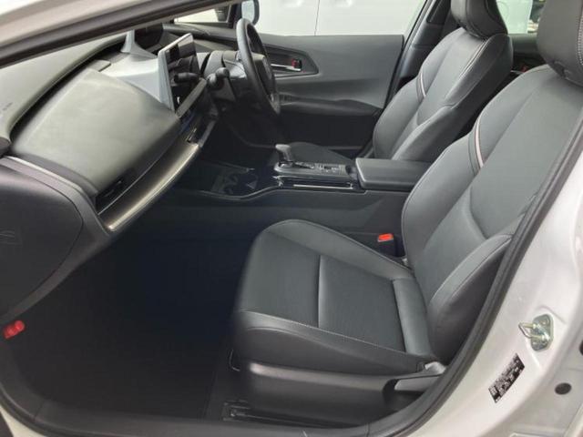 プリウス ４ＷＤ　Ｚ　ガラスルーフ／保証書／ディスプレイオーディオ１２．３インチ／デジタルインナーミラー／トヨタセーフティセンス／シートヒーター　前席／パノラミックビューモニター／シート　合皮　衝突被害軽減システム　４ＷＤ（7枚目）