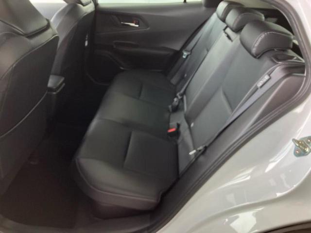 プリウス ４ＷＤ　Ｚ　ガラスルーフ／保証書／ディスプレイオーディオ１２．３インチ／デジタルインナーミラー／トヨタセーフティセンス／シートヒーター　前席／パノラミックビューモニター／シート　合皮　衝突被害軽減システム　４ＷＤ（8枚目）