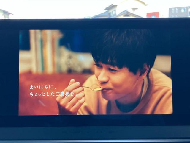 プリウス ４ＷＤ　Ｚ　ガラスルーフ／保証書／ディスプレイオーディオ１２．３インチ／デジタルインナーミラー／トヨタセーフティセンス／シートヒーター　前席／パノラミックビューモニター／シート　合皮　衝突被害軽減システム　４ＷＤ（11枚目）