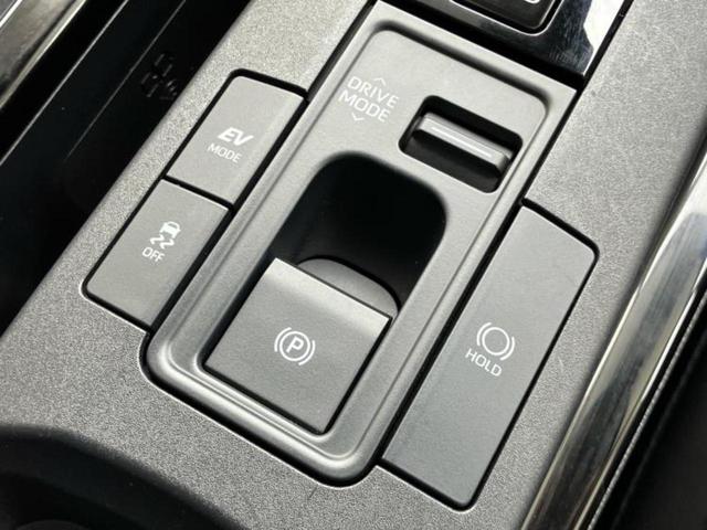 プリウス ４ＷＤ　Ｚ　ガラスルーフ／保証書／ディスプレイオーディオ１２．３インチ／デジタルインナーミラー／トヨタセーフティセンス／シートヒーター　前席／パノラミックビューモニター／シート　合皮　衝突被害軽減システム　４ＷＤ（24枚目）