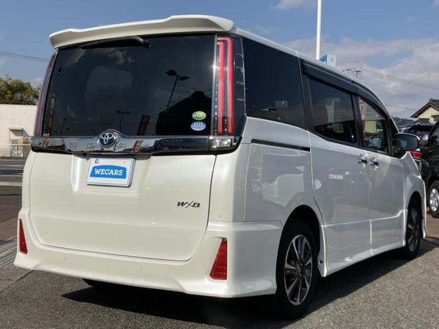 ノア Siダブルバイビー2 新品タイヤ/保証書/純正 9インチ SDナビ/フリップダウンモニター 純正 12.1インチ/トヨタセーフティセンス/両側電動スライドドア/車線逸脱防止支援システム/シート ハーフレザー バックカメラ(3枚目)