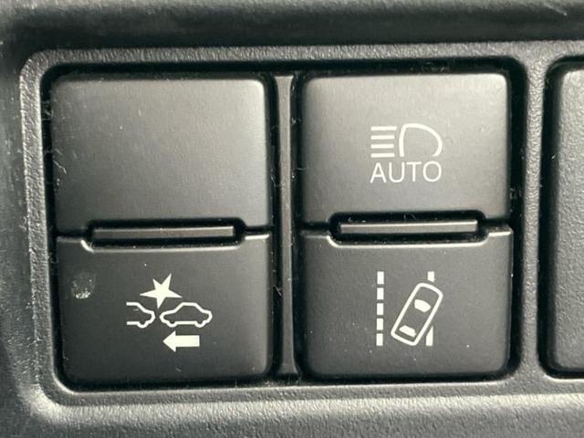 ノア Siダブルバイビー2 新品タイヤ/保証書/純正 9インチ SDナビ/フリップダウンモニター 純正 12.1インチ/トヨタセーフティセンス/両側電動スライドドア/車線逸脱防止支援システム/シート ハーフレザー バックカメラ(17枚目)