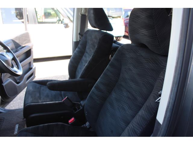 ステップワゴン Ｇ　４ＷＤ　アイドリングストップ装着後期モデル　フルセグナビ　ブルートゥース　バックカメラ　ＵＳＢ　ＥＴＣ　ＮＸ７１１　１５インチアルミ（54枚目）