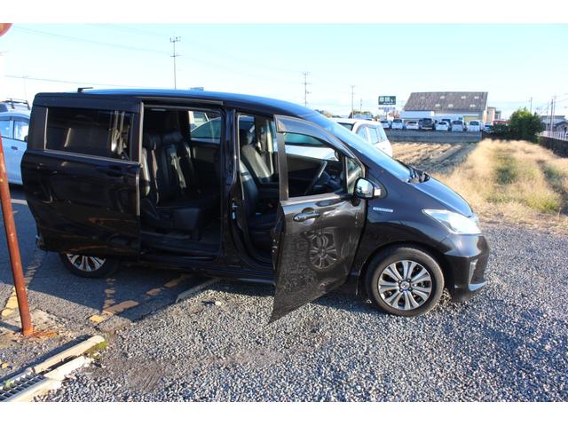 フリードハイブリッド ジャストセレクション　フルセグナビ　バックカメラ　左右パワースライドドア　スマートキー二個　オートライトＨＩＤ　ＥＴＣ　純正アルミ（11枚目）