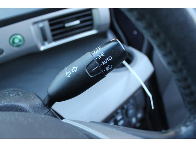 フリードハイブリッド ジャストセレクション　フルセグナビ　バックカメラ　左右パワースライドドア　スマートキー二個　オートライトＨＩＤ　ＥＴＣ　純正アルミ（19枚目）