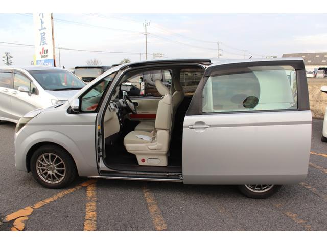 スペイド Ｆ　走行５．６万キロ　禁煙車　バックカメラ　ブルートゥース　ディスプレーオーディオ新品装着　ＨＩＤオートライト　ＥＴＣ（2枚目）