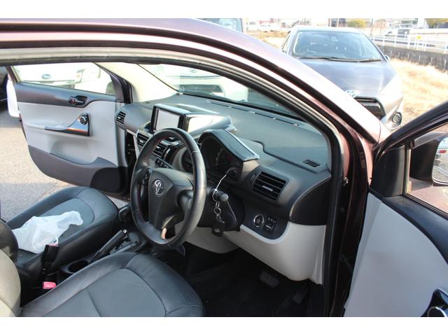 TOYOTA IQ 130G LEATHER PACKAGE