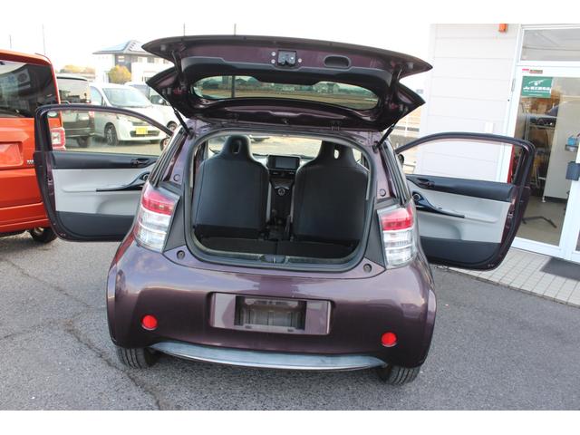 TOYOTA IQ 130G LEATHER PACKAGE