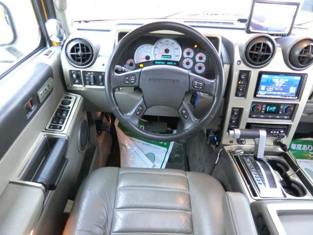 ベースグレード 左H 4WD 外20AW リフトアップ 外マフラー 背面タイヤ HID 大型4連フォグ 後席モニター サンルーフ 黒本革 PWシート シートH HDDナビ フルセグTV バックカメラ メッキパーツ(14枚目)
