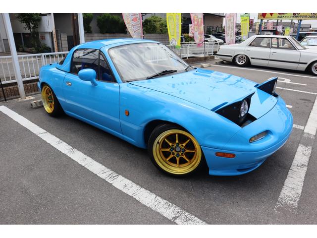 ロードスター Ｖ－ＳＰＥＣＩＡＬ　青全塗装　５ＭＴ　ハードトップ　Ｄ１ＳＰＥＣハンドル　バケットシート　Ｆスポイラー　外ＡＷ　車高調　外マフラー　ＬＥＤライト　外フォグ　ベルト済　タワーバー　外エアクリ　外シフトノブ　外シフトレバー（4枚目）