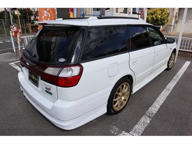 レガシィツーリングワゴン ＧＴ－Ｂ　Ｅ－ｔｕｎｅＩＩ　５ＭＴツインターボ　４ＷＤ　Ｗサンルーフ　外品フルエアロ　アイライン　ルーフレール　ＯＺＲＡＣＩＮＧ１７ＡＷ　スタッドレス　外品ショック　外マフラー　パワーシート　ナビＤＶＤ　令和４年タイベル交換済（7枚目）
