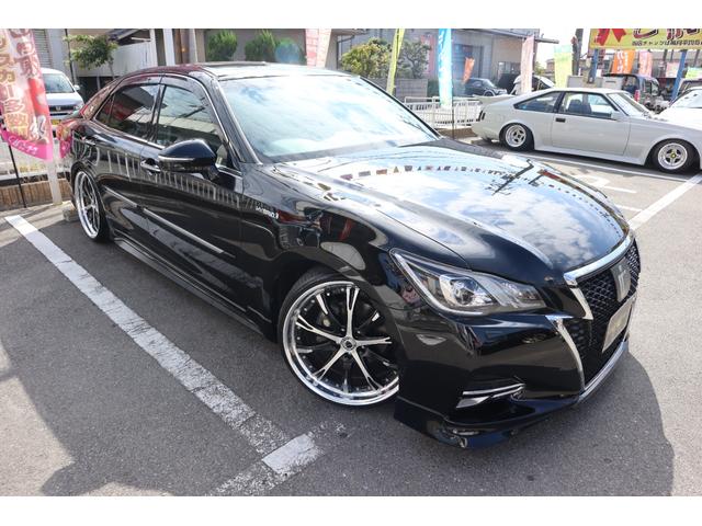 クラウンハイブリッド アスリートＧ　外品フルエアロ　Ｆスポイラー　ＷＯＲＫ２０インチＡＷ　車高調　ＴＯＭ’ｓマフラー　サンルーフ　黒革シート　パワーシート　シートヒーター＋エアコン　ナビ　フルセグ　Ｂカメラ　ＰＣＳ　ＢＳＭ　クリアソナー（3枚目）